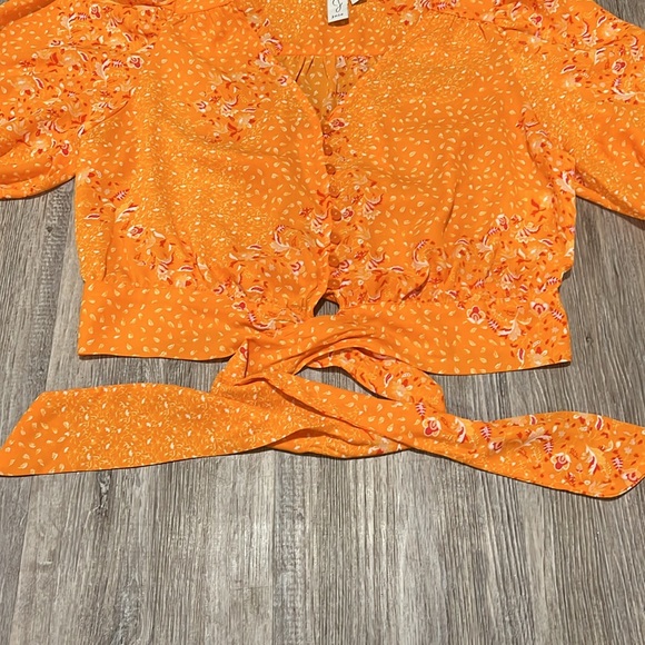 Joie Floral Button Up Crop Top With Tie Front - Picture 4 of 15